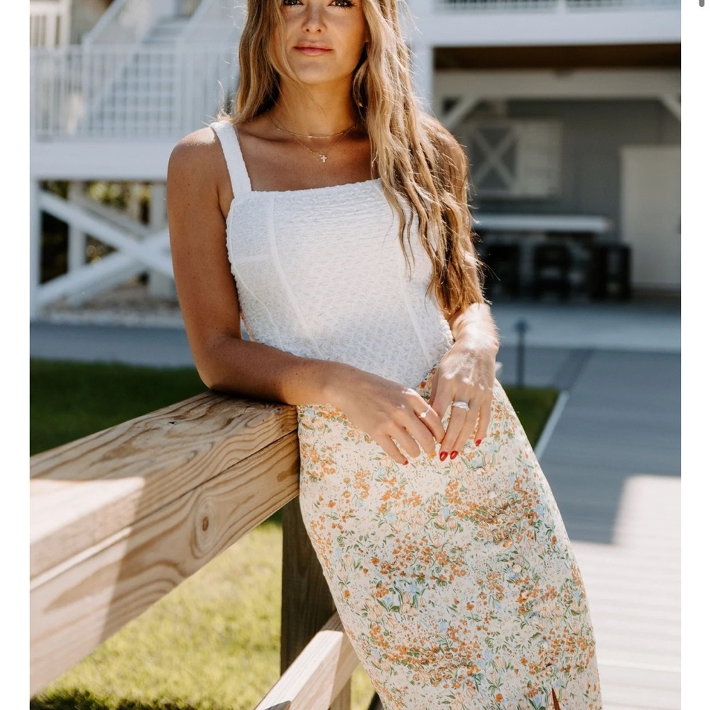Promesa Heart of Spring Floral Crepe Buttoned‎ Maxi Skirt and Bodysuit Tank